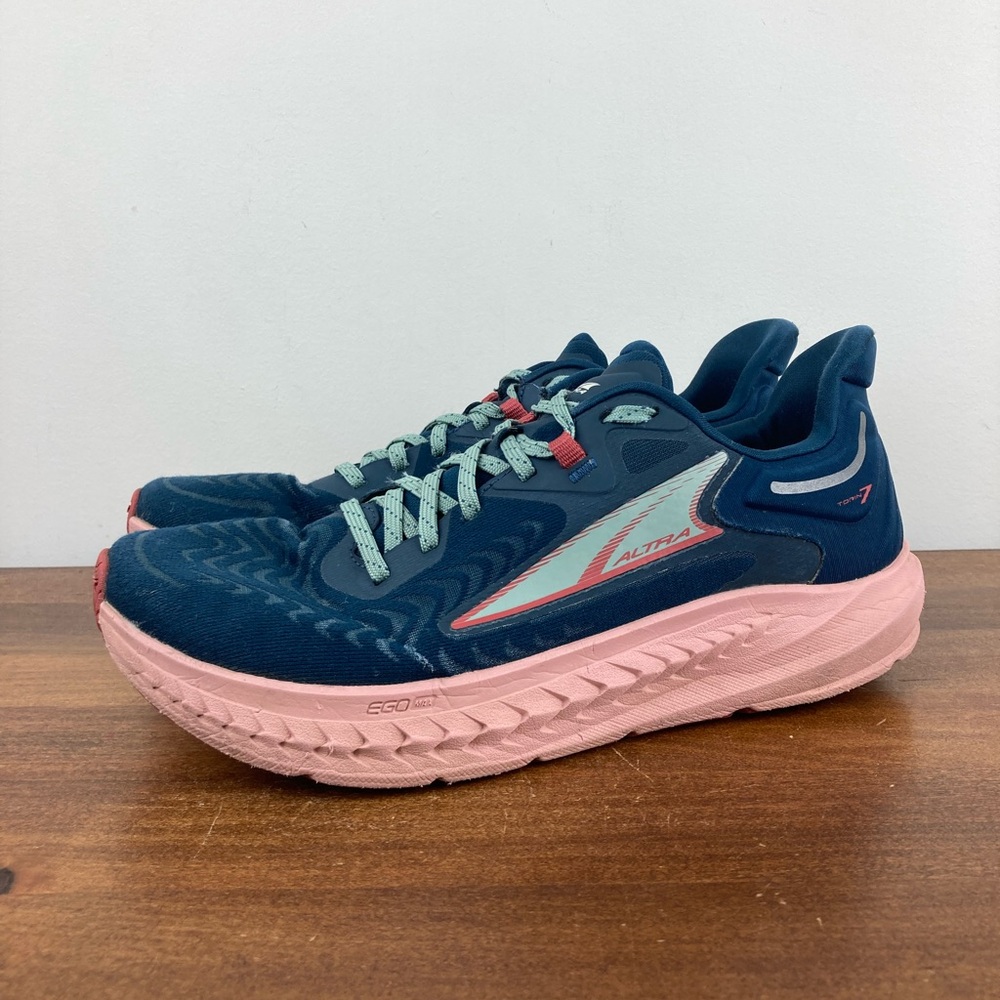 Altra Women's Navy Blue and Pink Road Running Shoes
